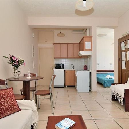 Markos Apartments 2 Stoúpa エクステリア 写真