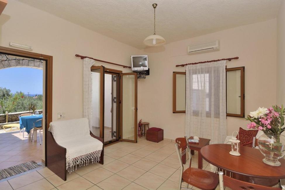 Markos Apartments 2 Stoúpa エクステリア 写真